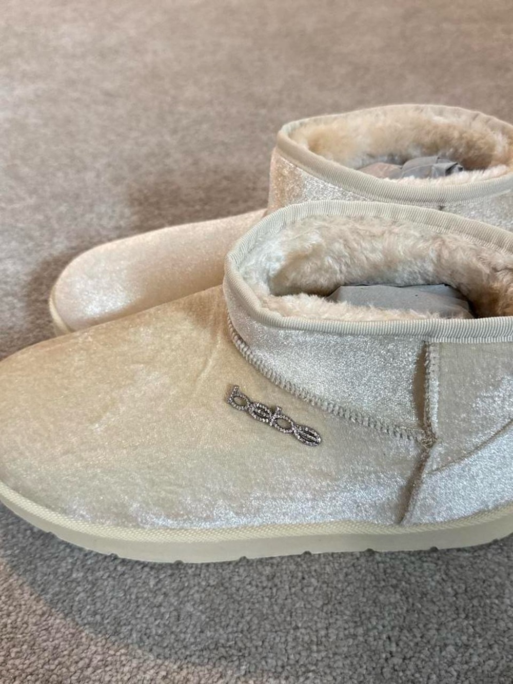 NWOB bebe Womens Cream Velvet Sparkle Cozy Booties Size 11